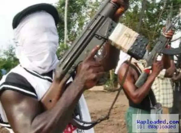 Oh No! Panic in Bayelsa as Gunmen Shoot Serving NYSC Member Dead in Broad Daylight